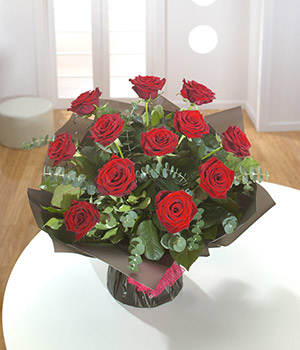 12 Red Roses