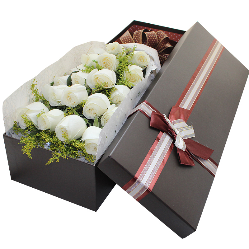 18 white roses