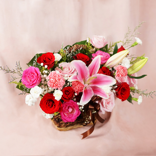 Special Table Flower Lily, Carnation & Rose for Mother's Day