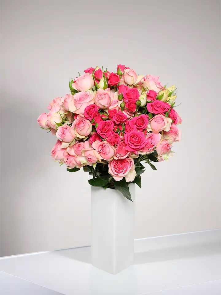 Bouquet of pink roses