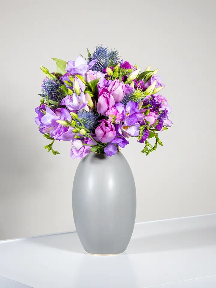 Bouquet in purple shades